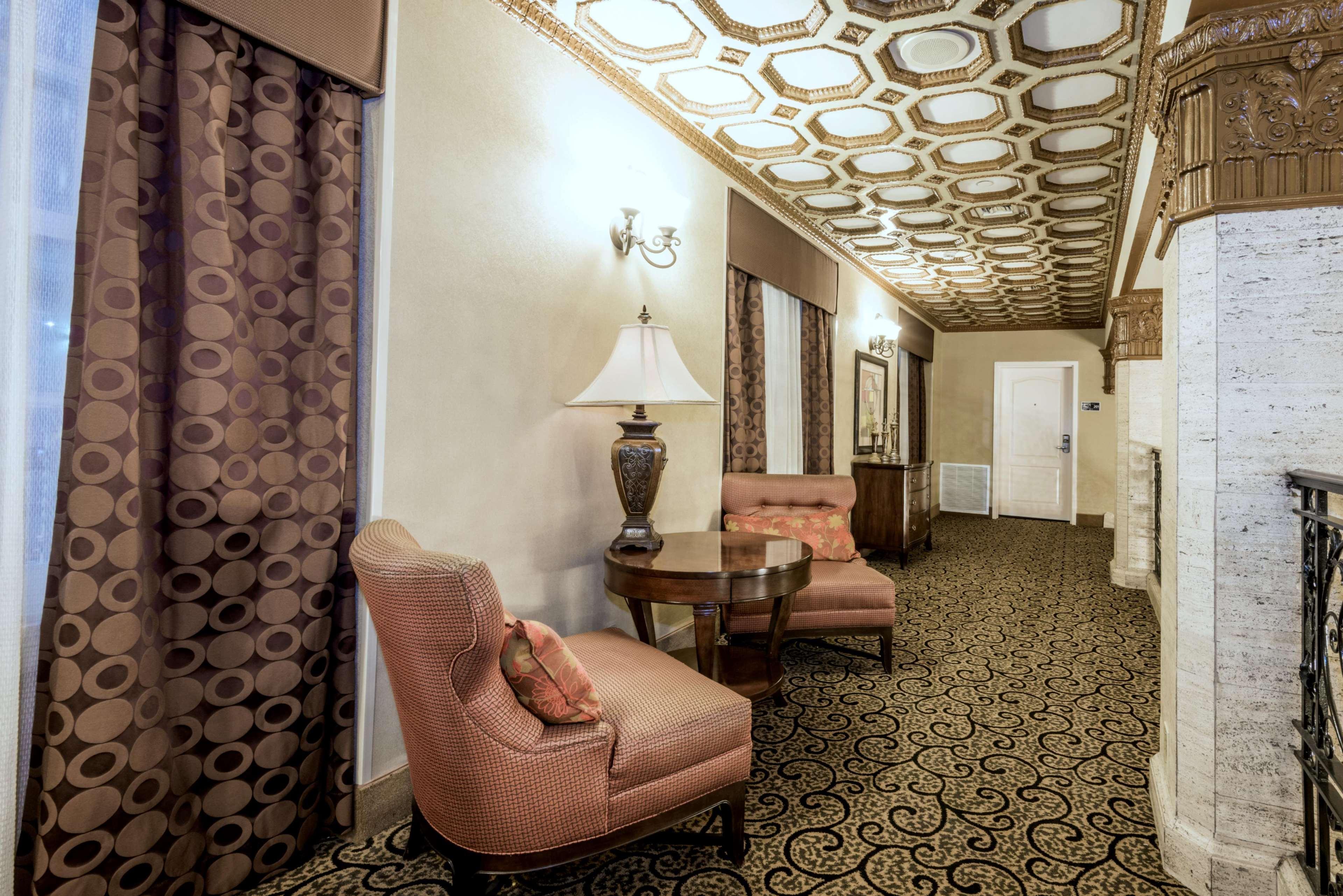 Hampton Inn & Suites Montgomery-Downtown Экстерьер фото