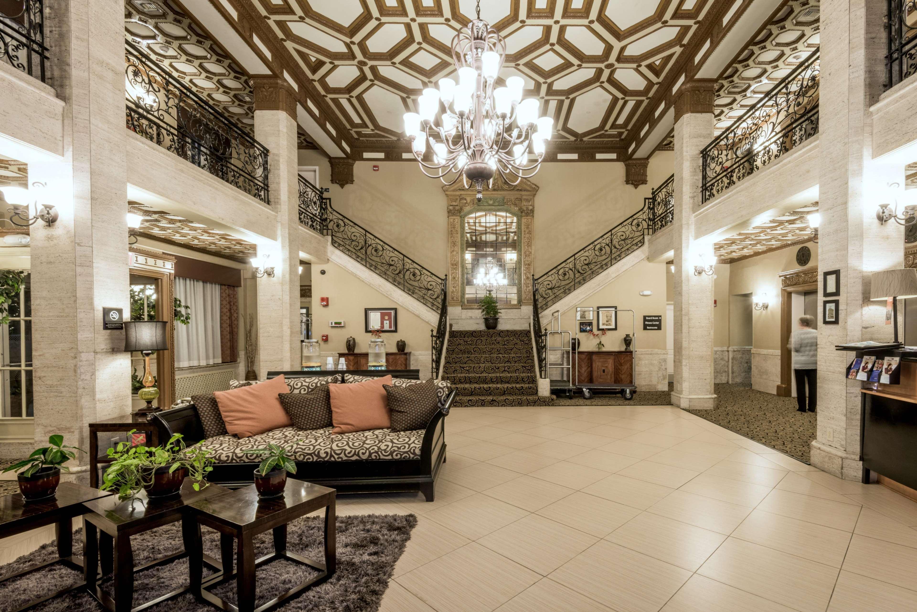 Hampton Inn & Suites Montgomery-Downtown Экстерьер фото