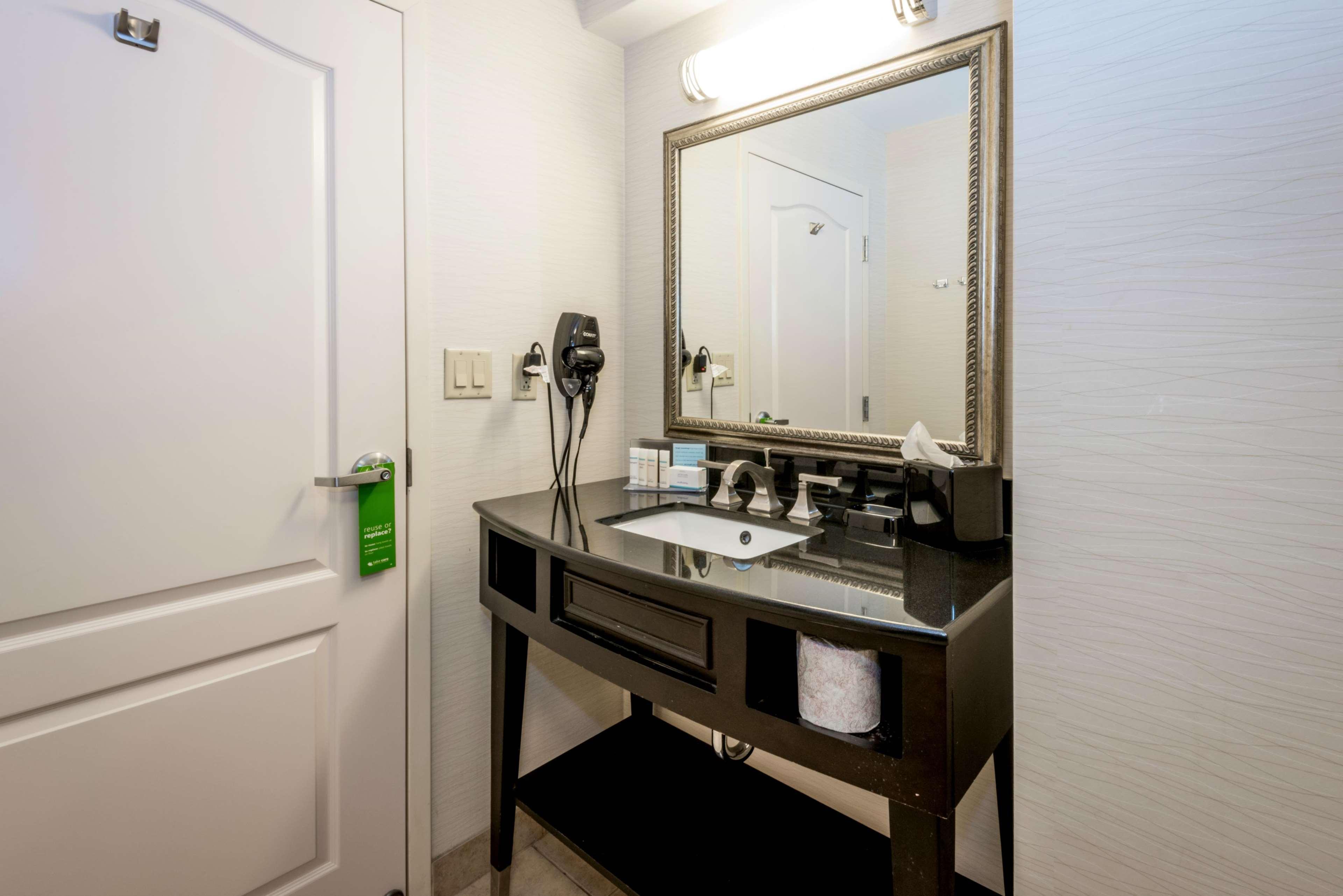 Hampton Inn & Suites Montgomery-Downtown Экстерьер фото