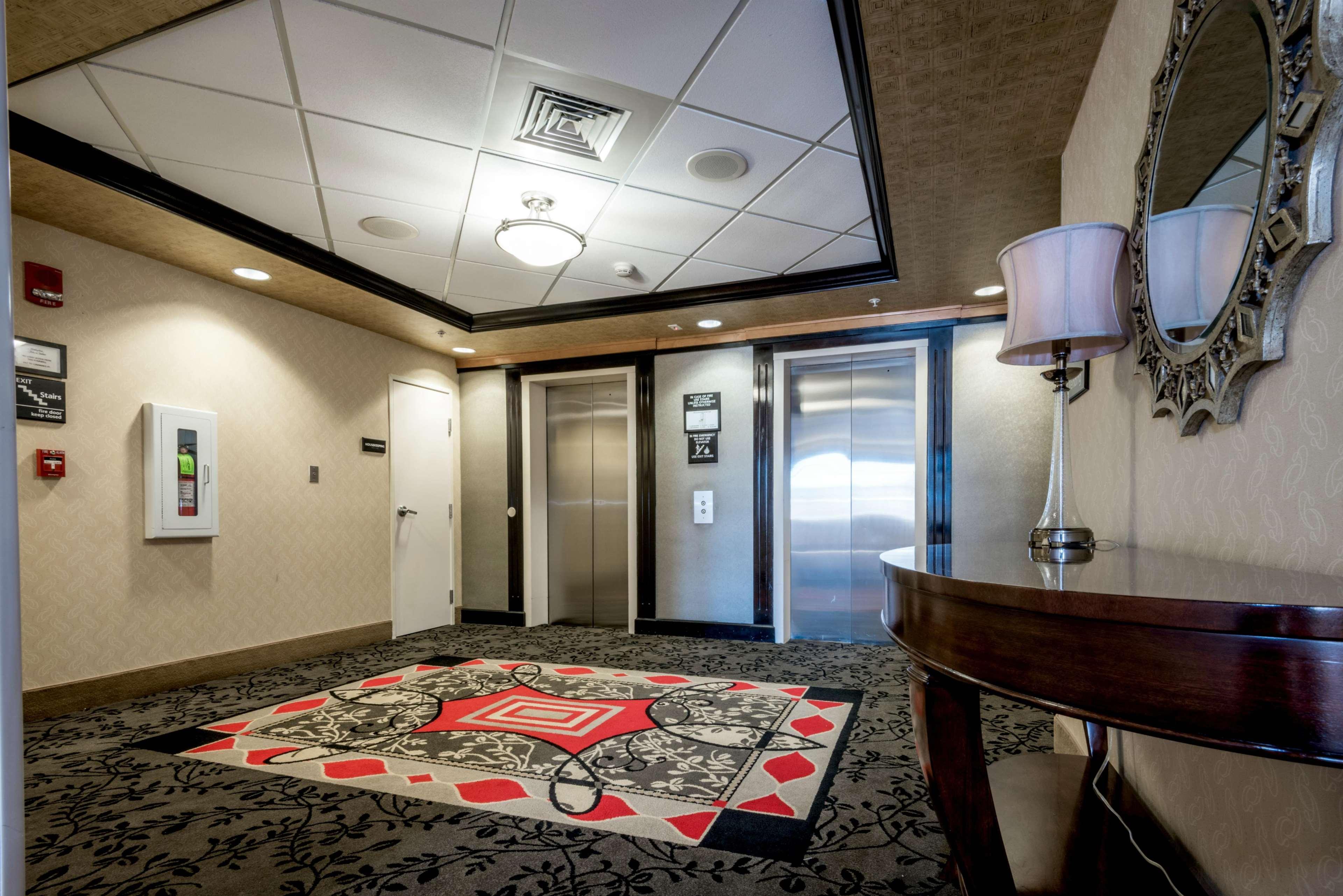 Hampton Inn & Suites Montgomery-Downtown Экстерьер фото