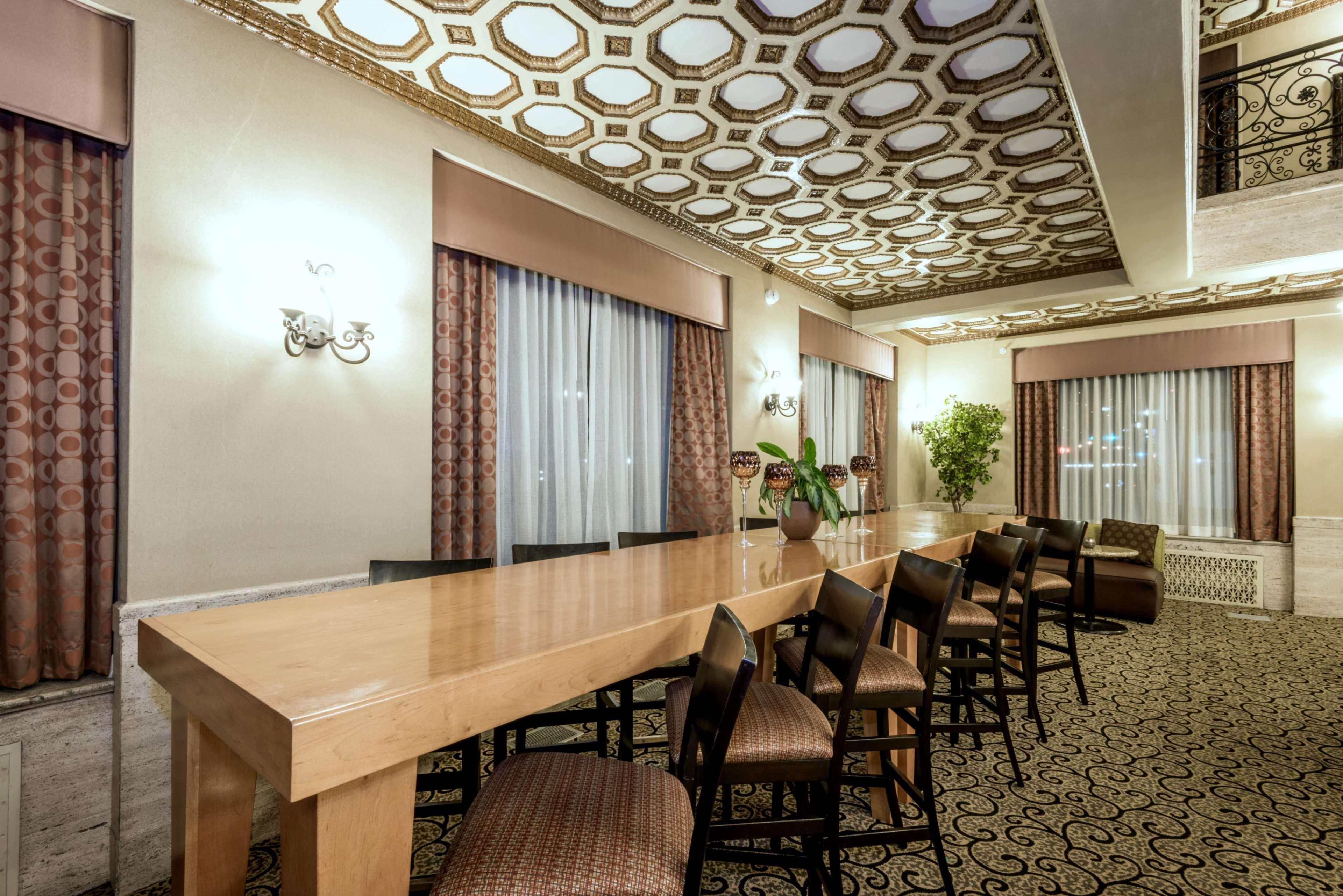Hampton Inn & Suites Montgomery-Downtown Экстерьер фото