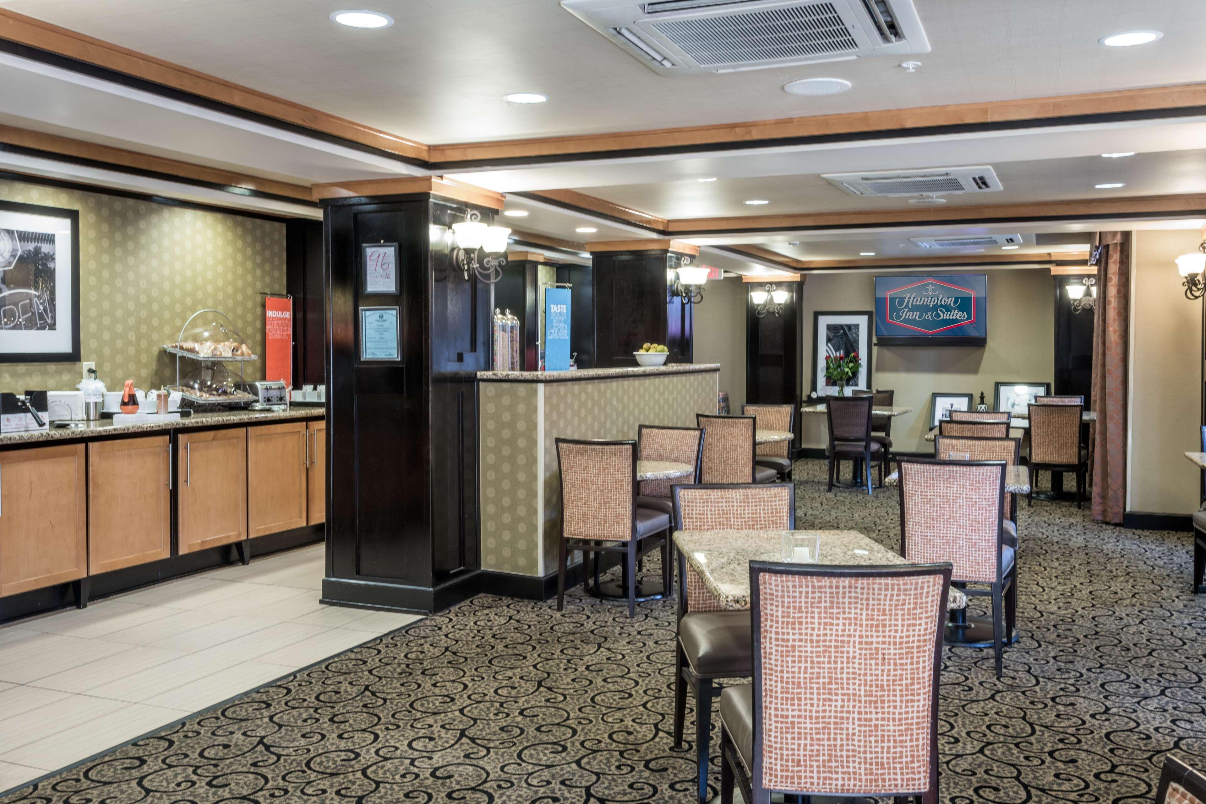 Hampton Inn & Suites Montgomery-Downtown Экстерьер фото