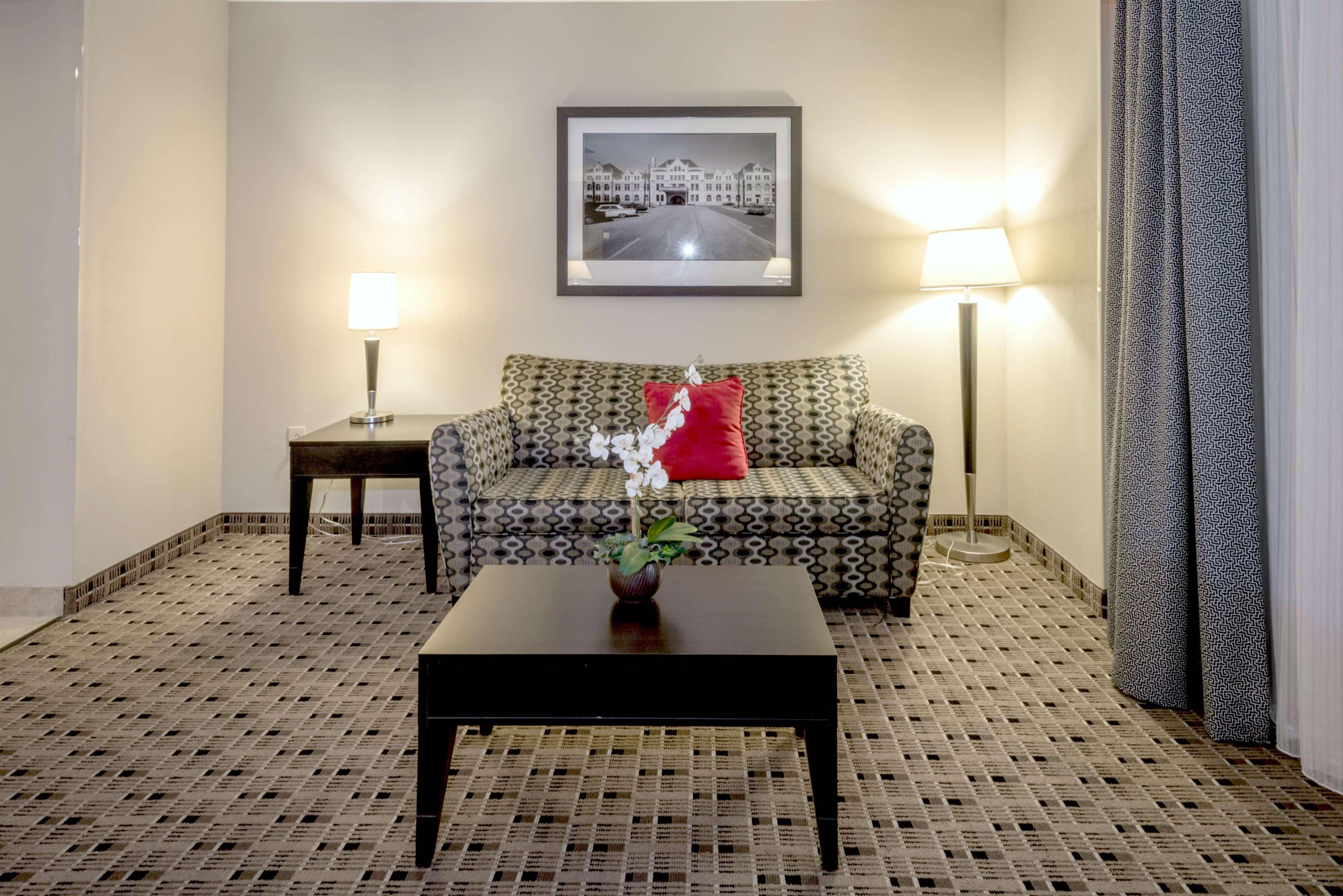 Hampton Inn & Suites Montgomery-Downtown Экстерьер фото