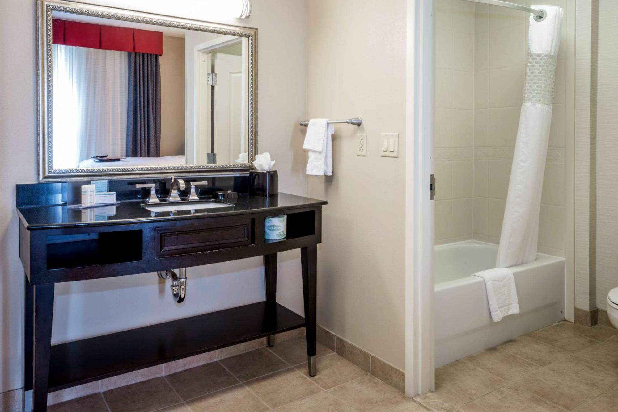 Hampton Inn & Suites Montgomery-Downtown Экстерьер фото