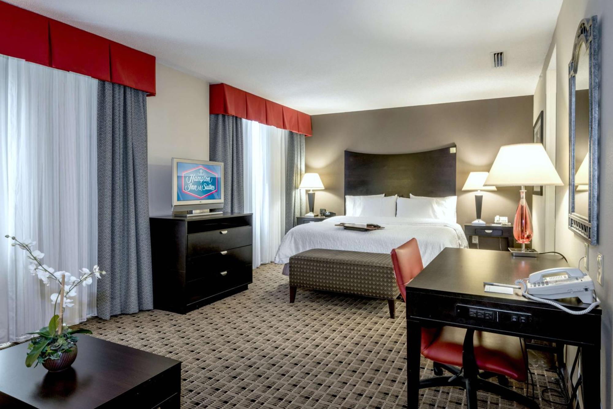 Hampton Inn & Suites Montgomery-Downtown Экстерьер фото