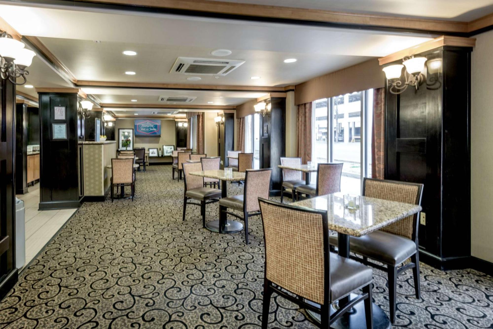 Hampton Inn & Suites Montgomery-Downtown Экстерьер фото